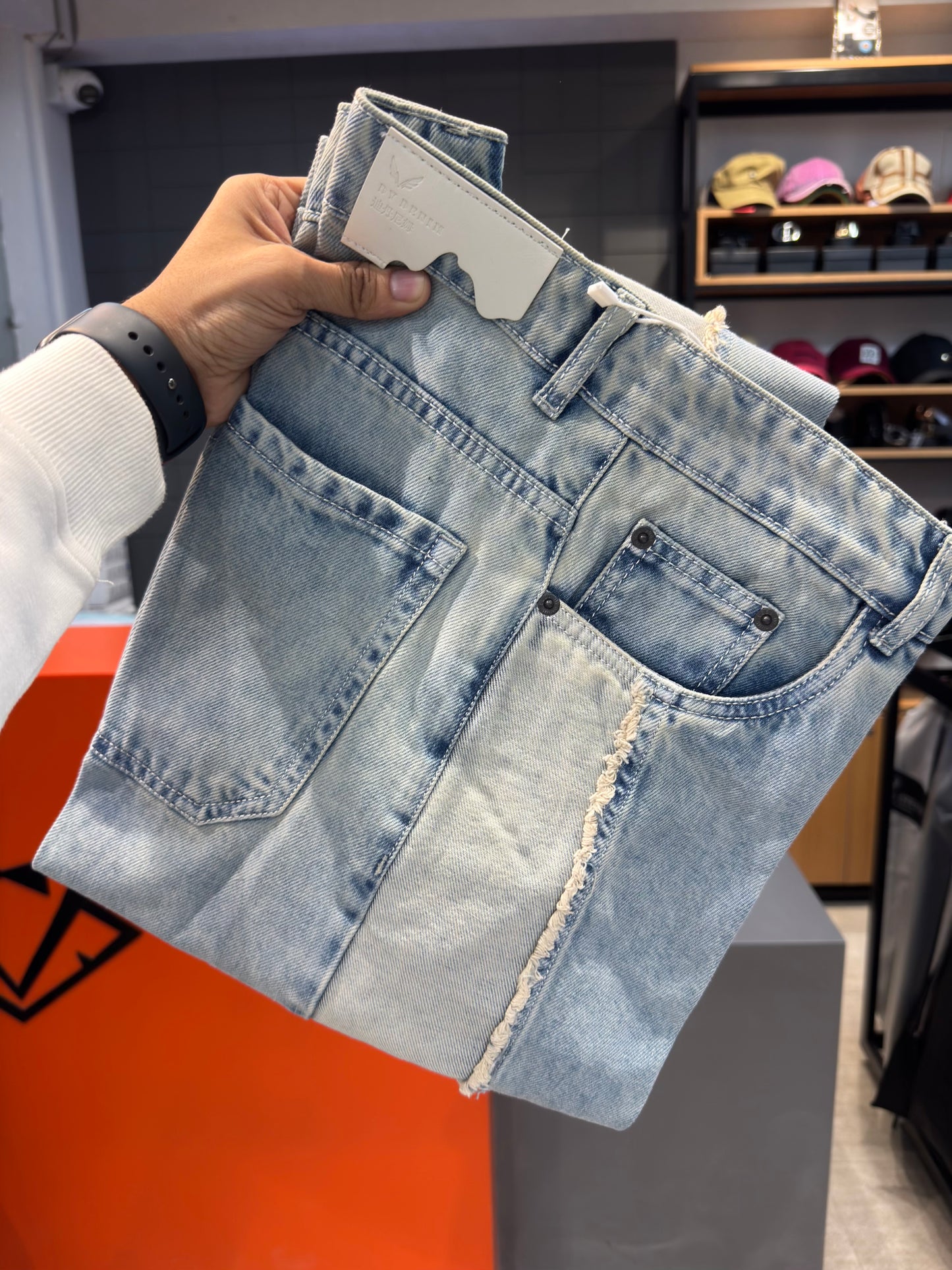 M.JEANS