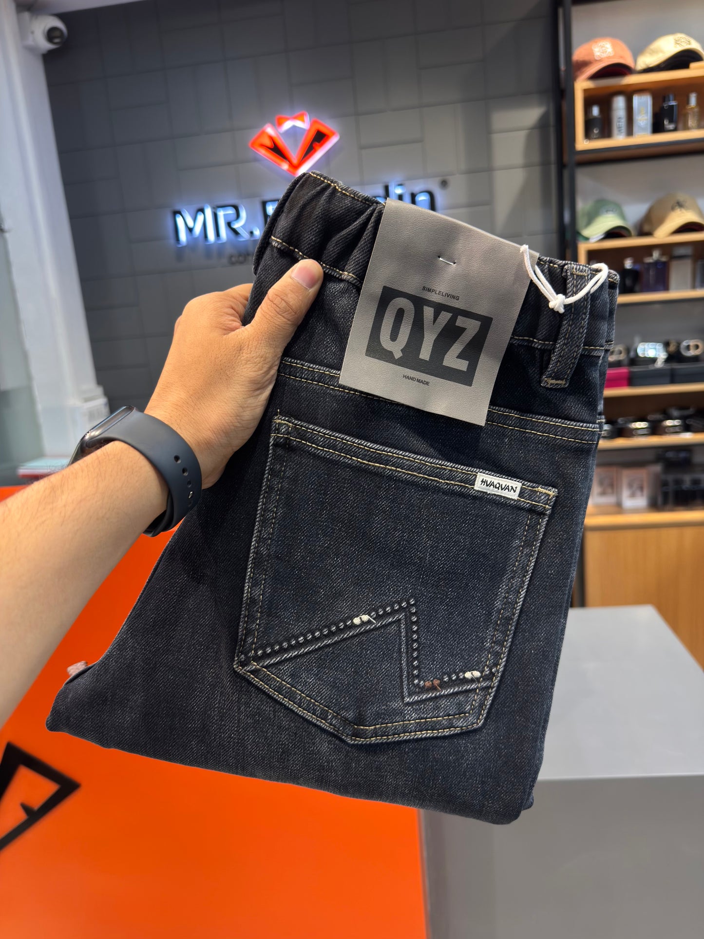 M.JEANS