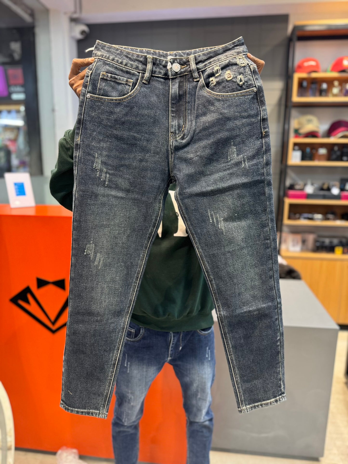 M.JEANS