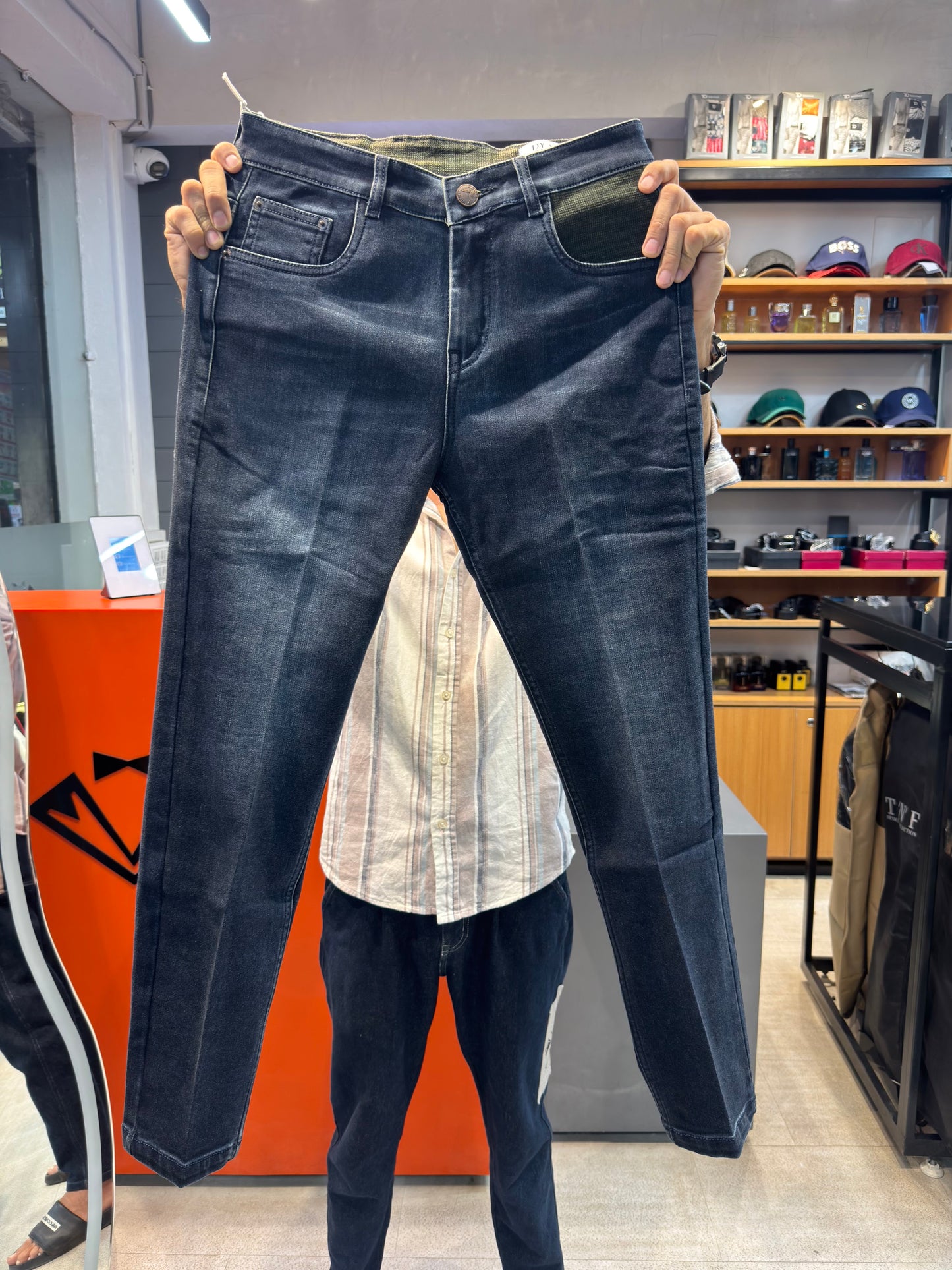 M.JEANS