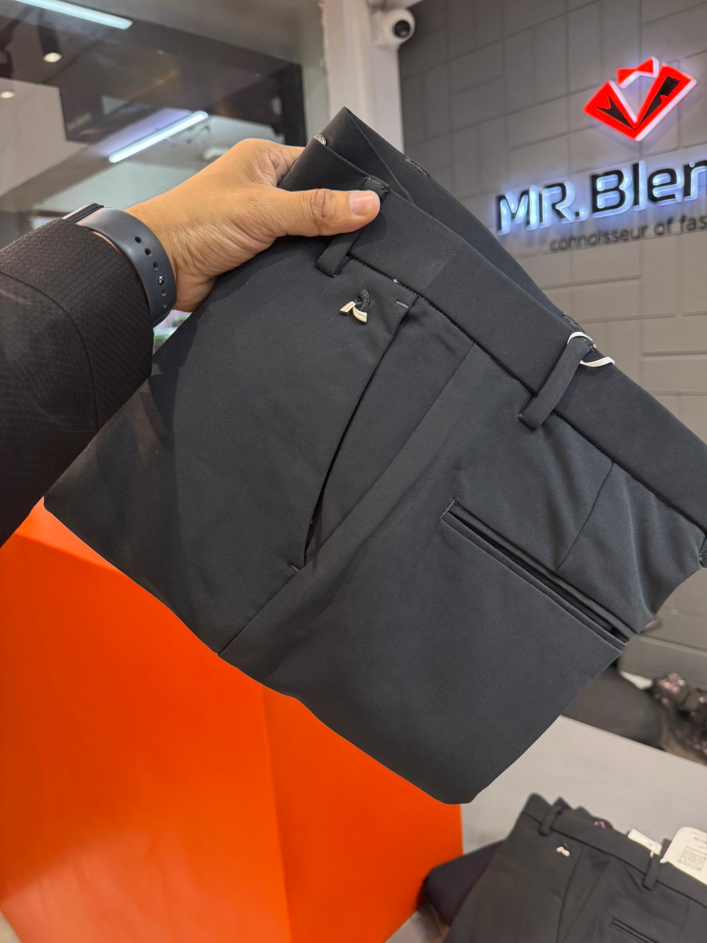 M.TROUSER