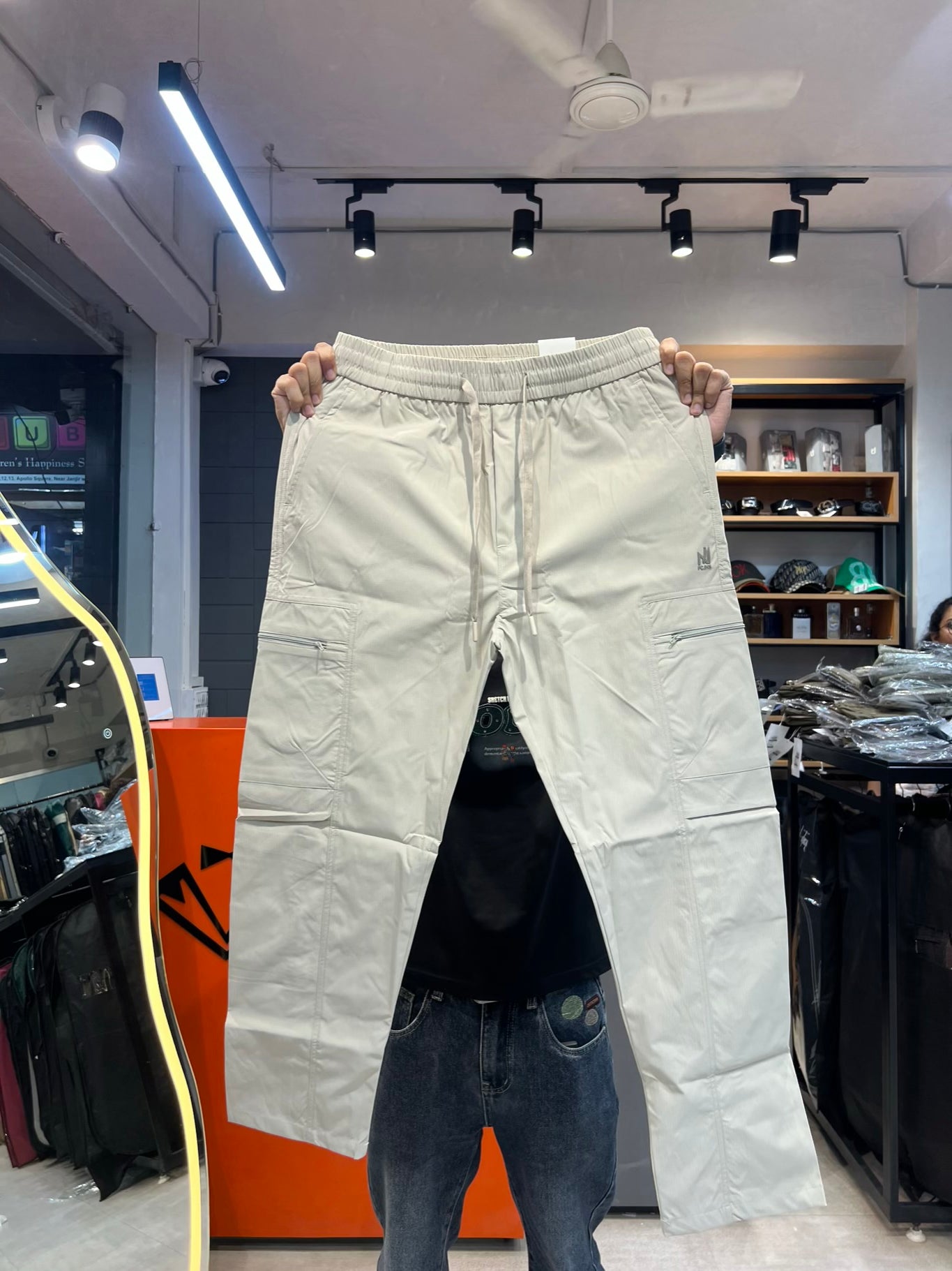 M.TRACKPANT