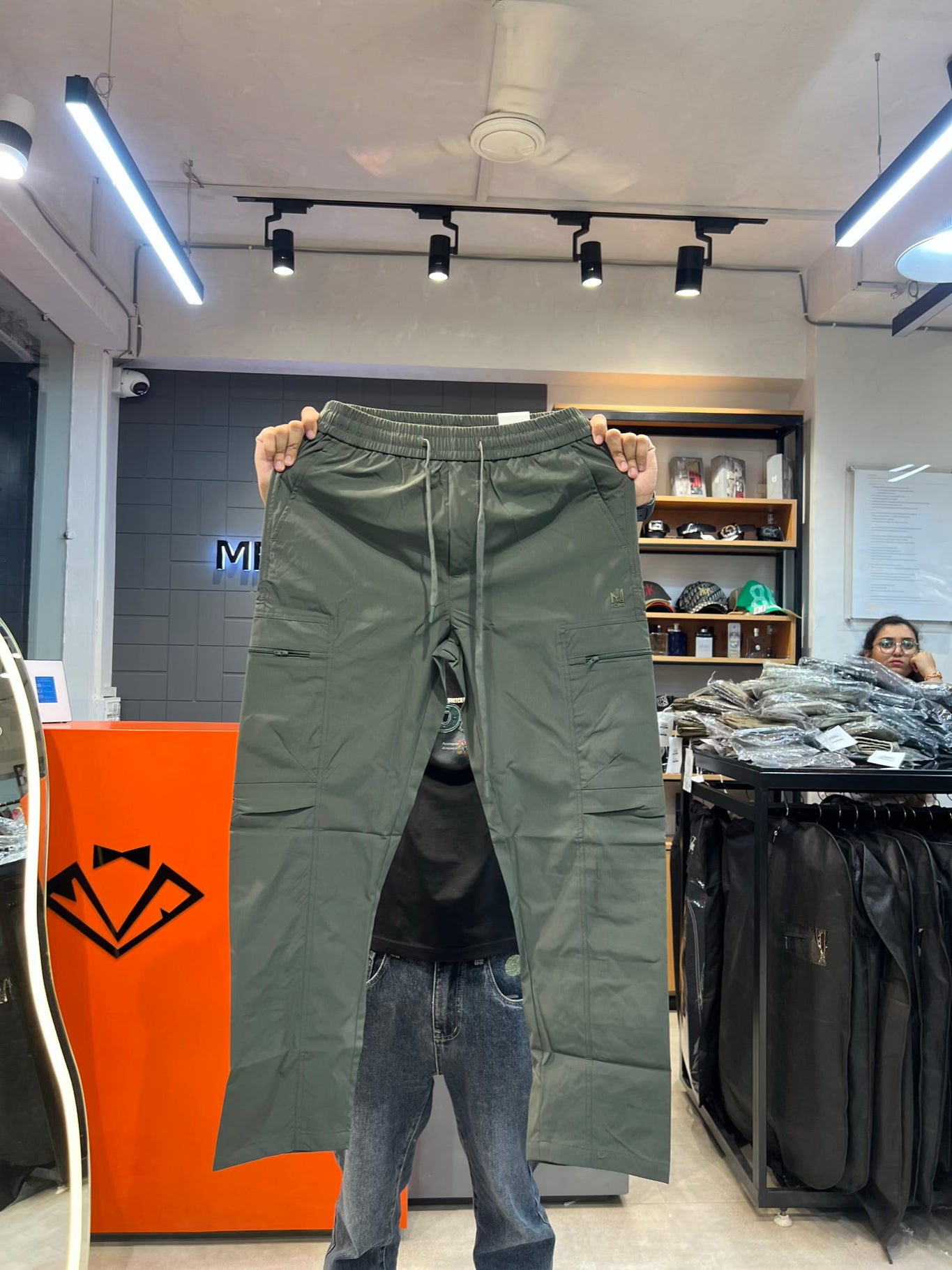 M.TRACKPANT