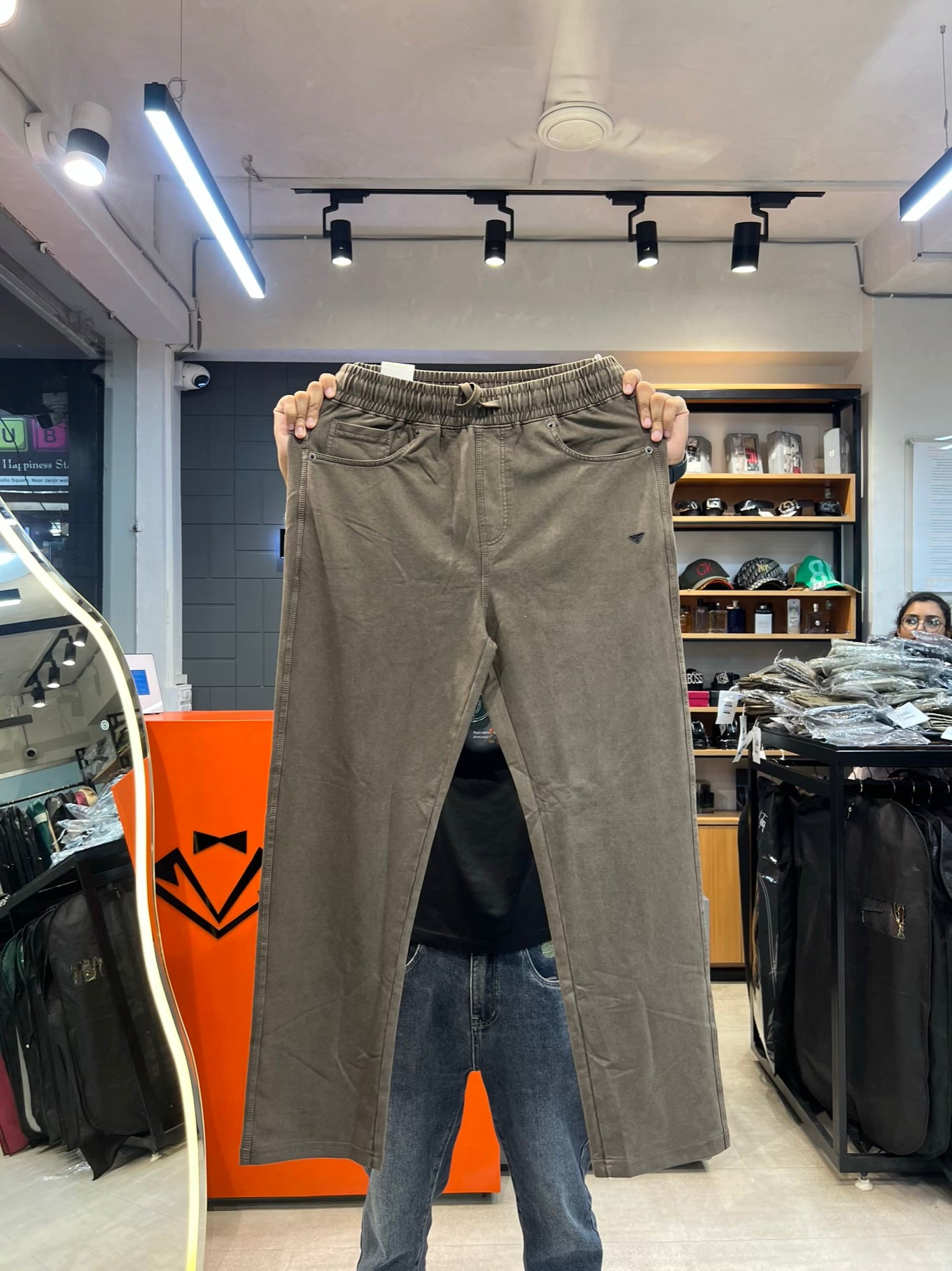 M.TRACKPANT