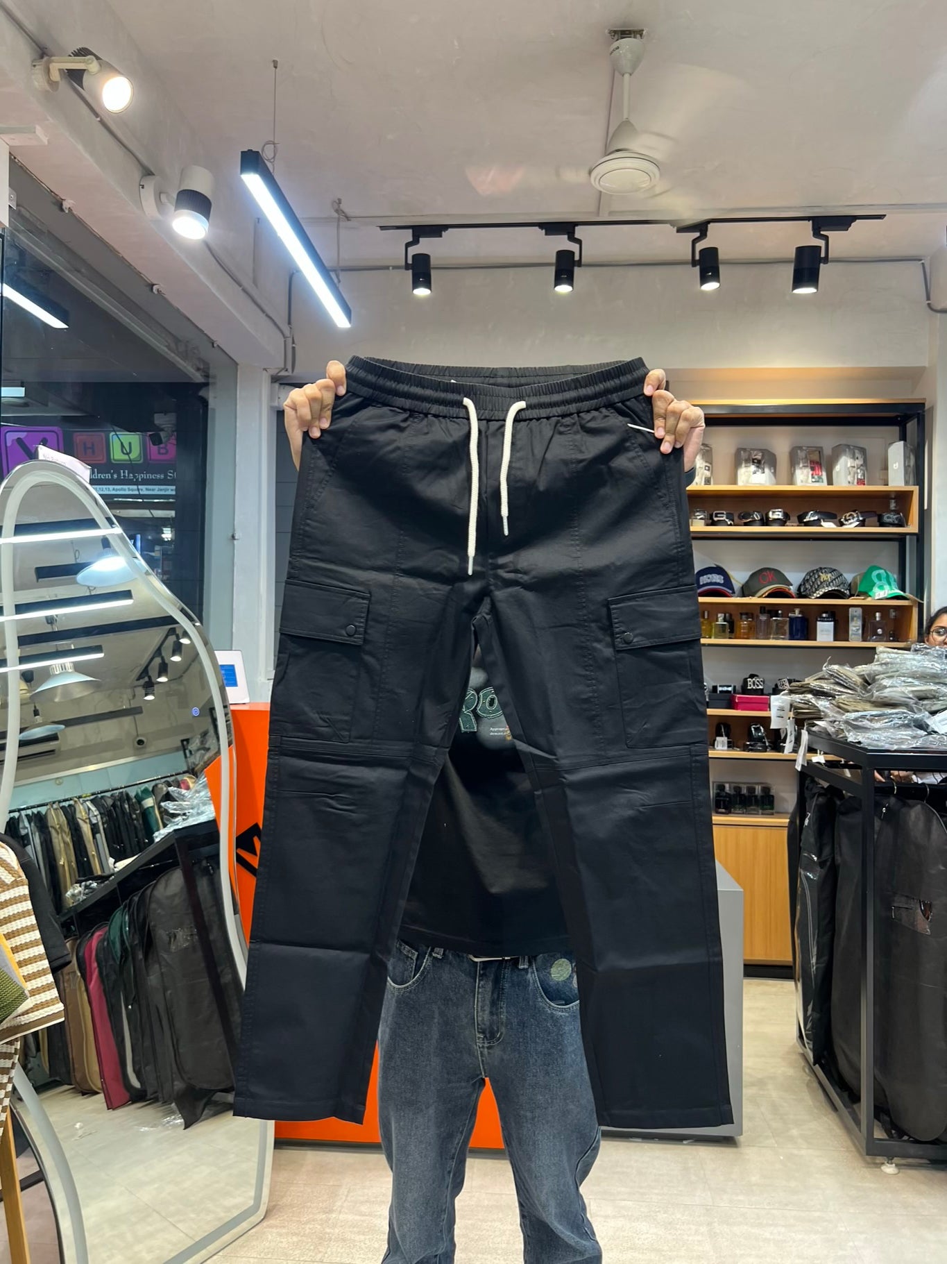 M.TRACKPANT