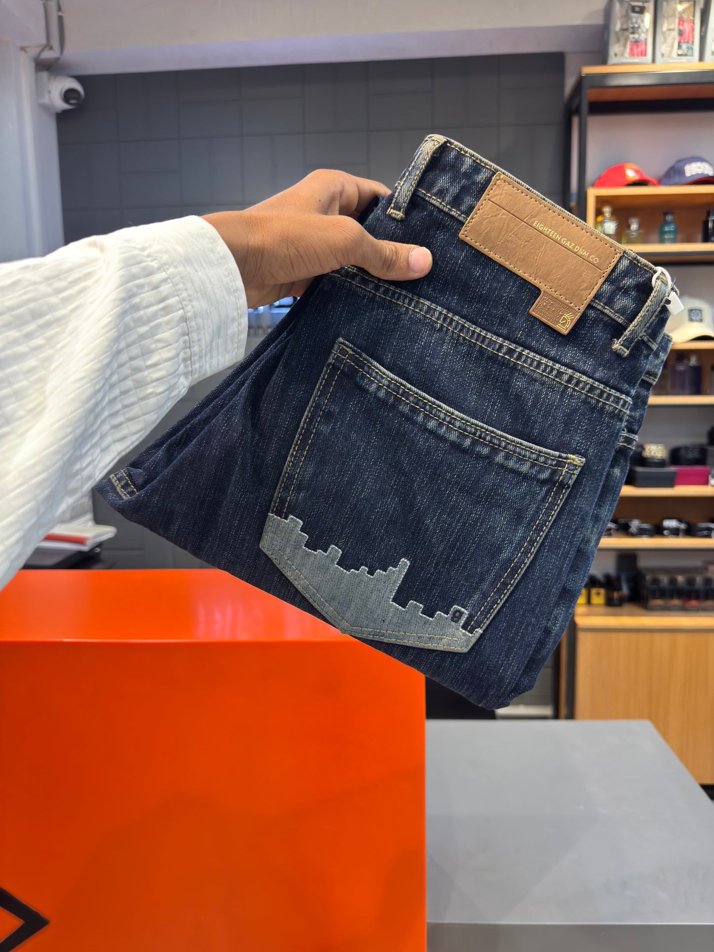 M.JEANS