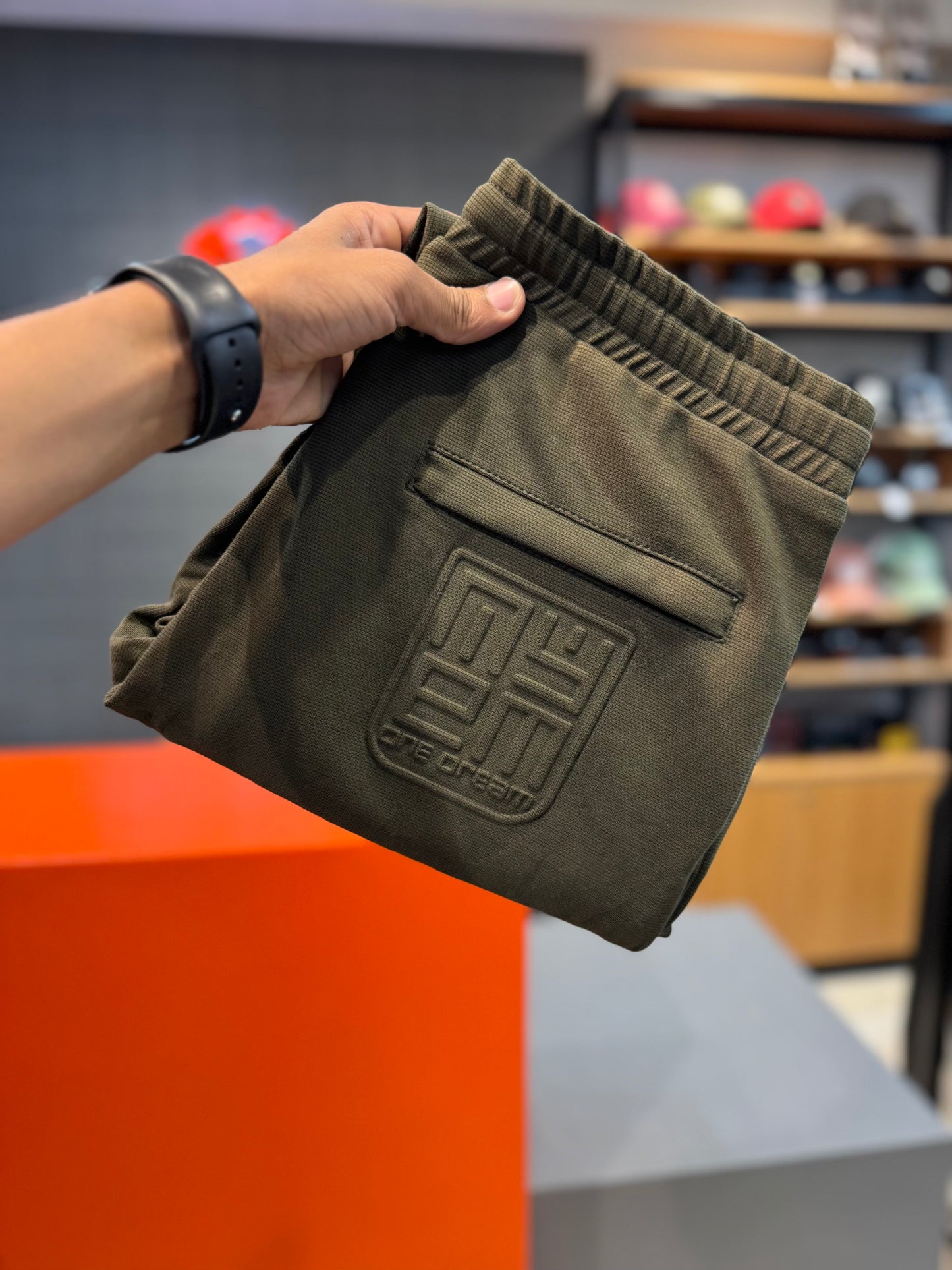 M.TRACKPANT