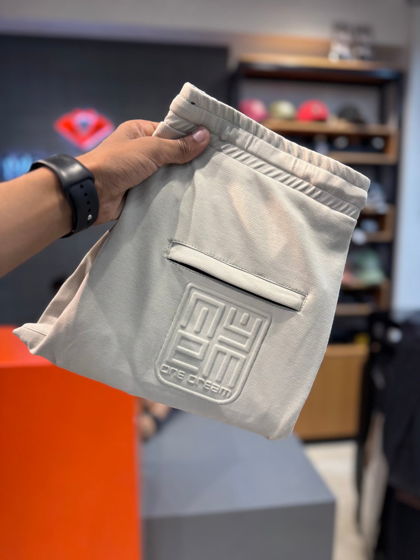 M.TRACKPANT