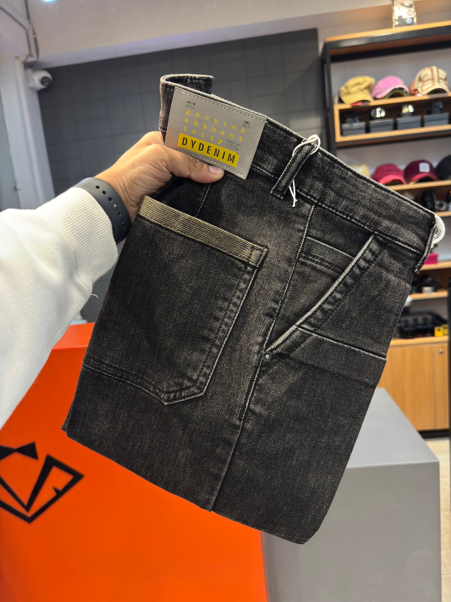 M.JEANS