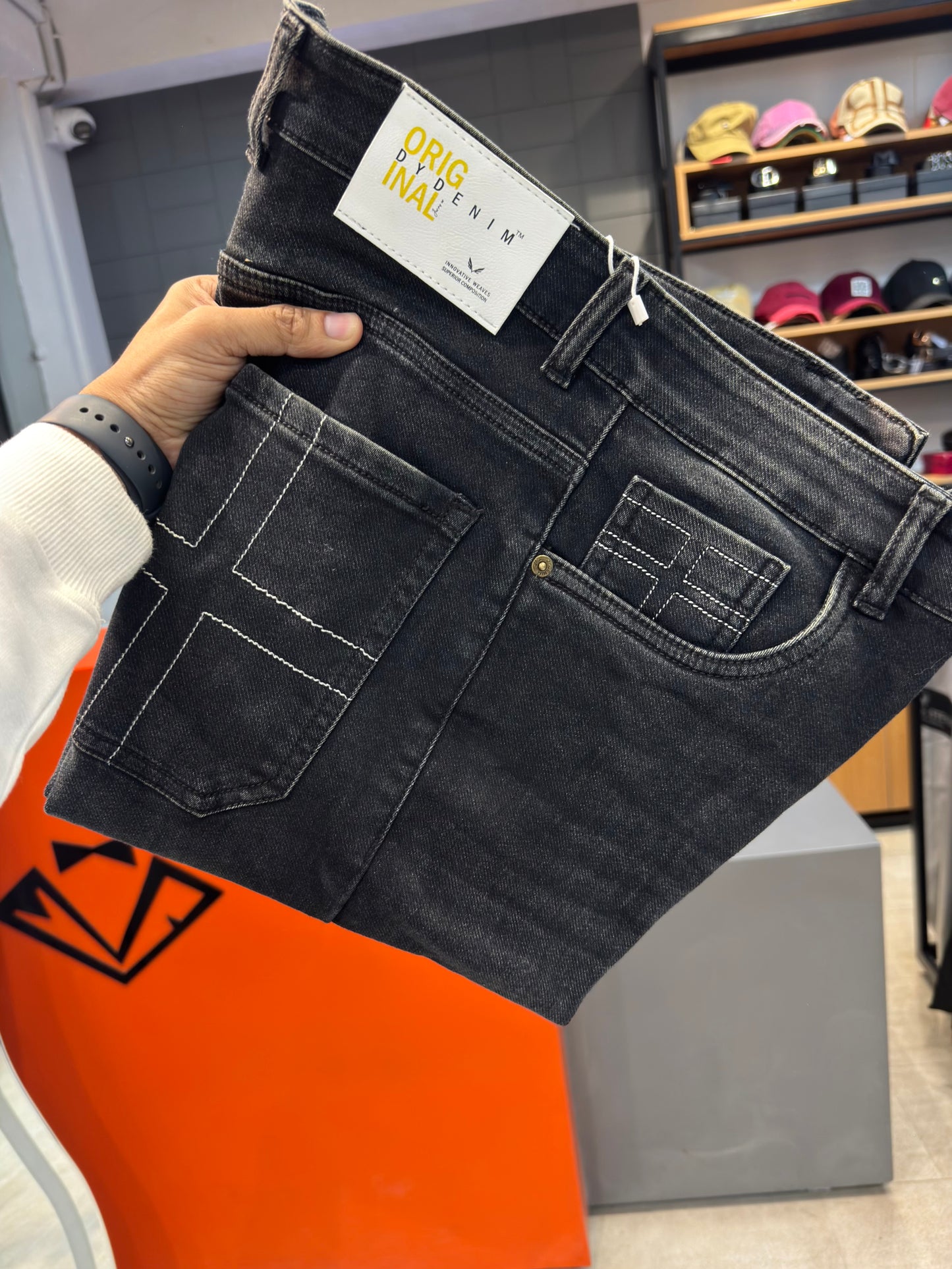 M.JEANS