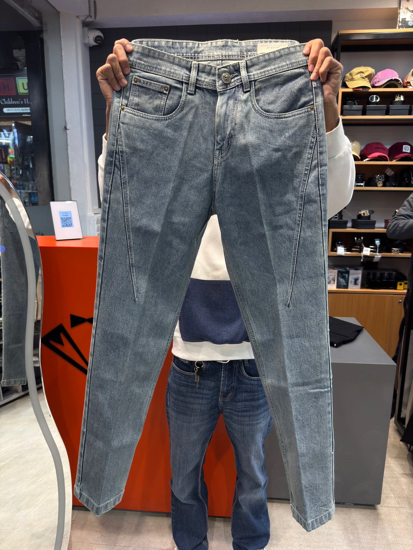 M.JEANS