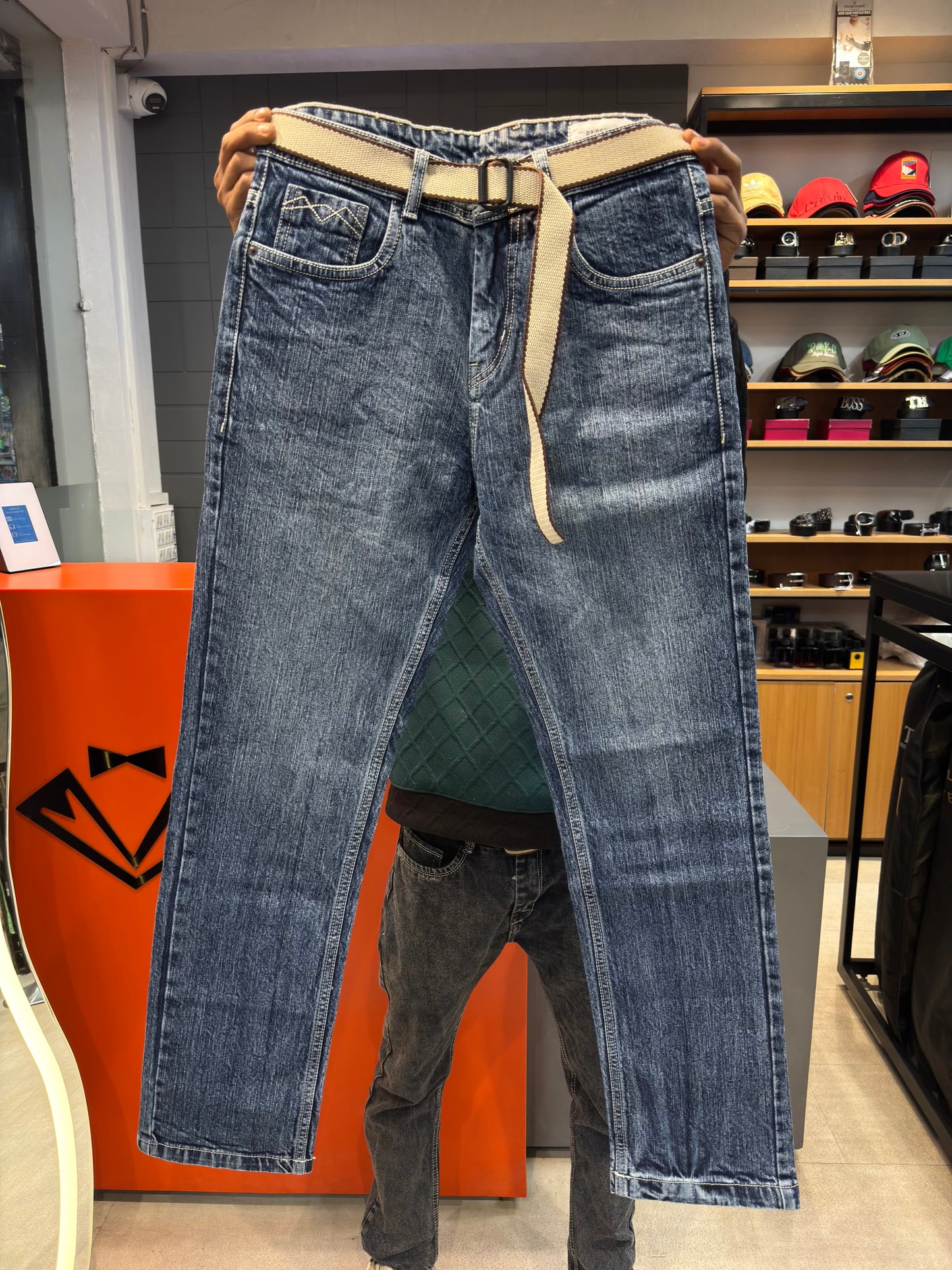 M.JEANS