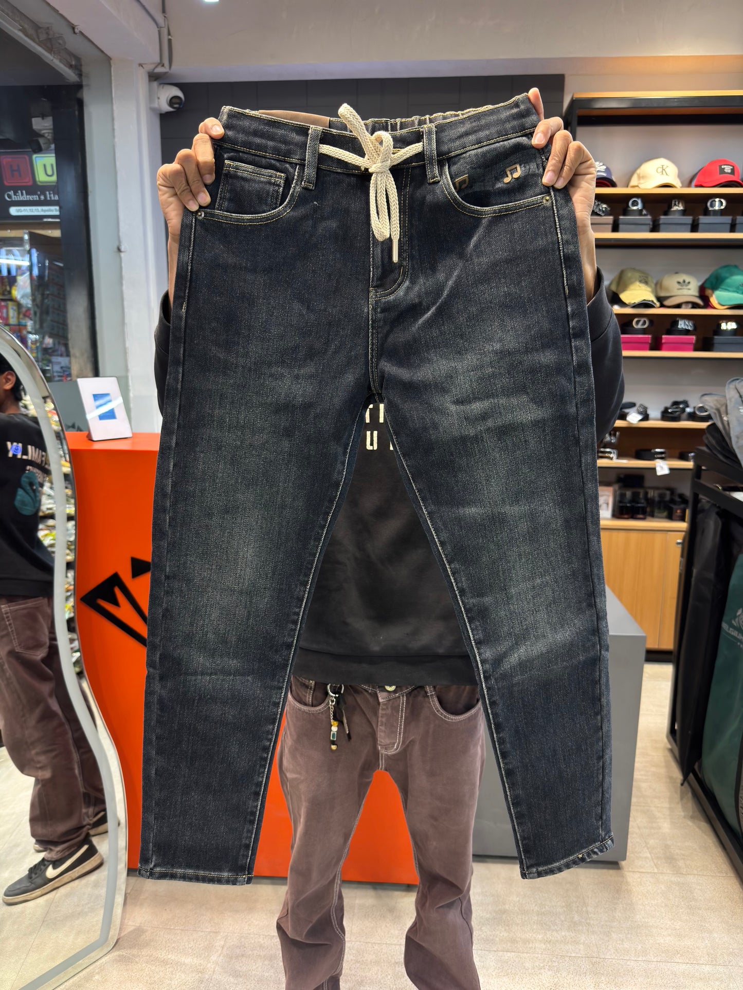 M.JEANS