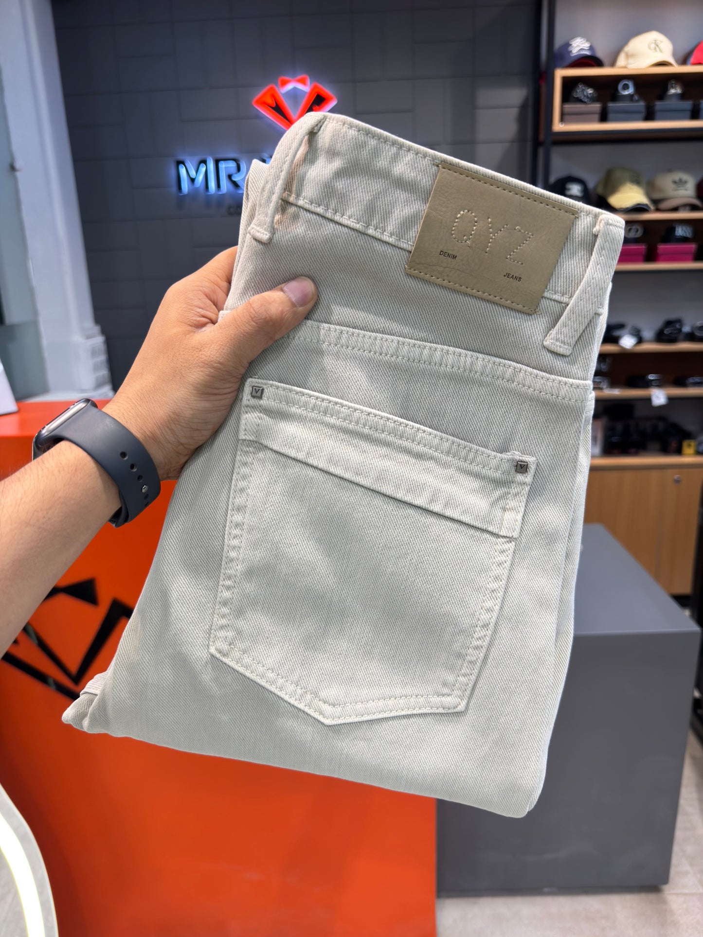 M.JEANS