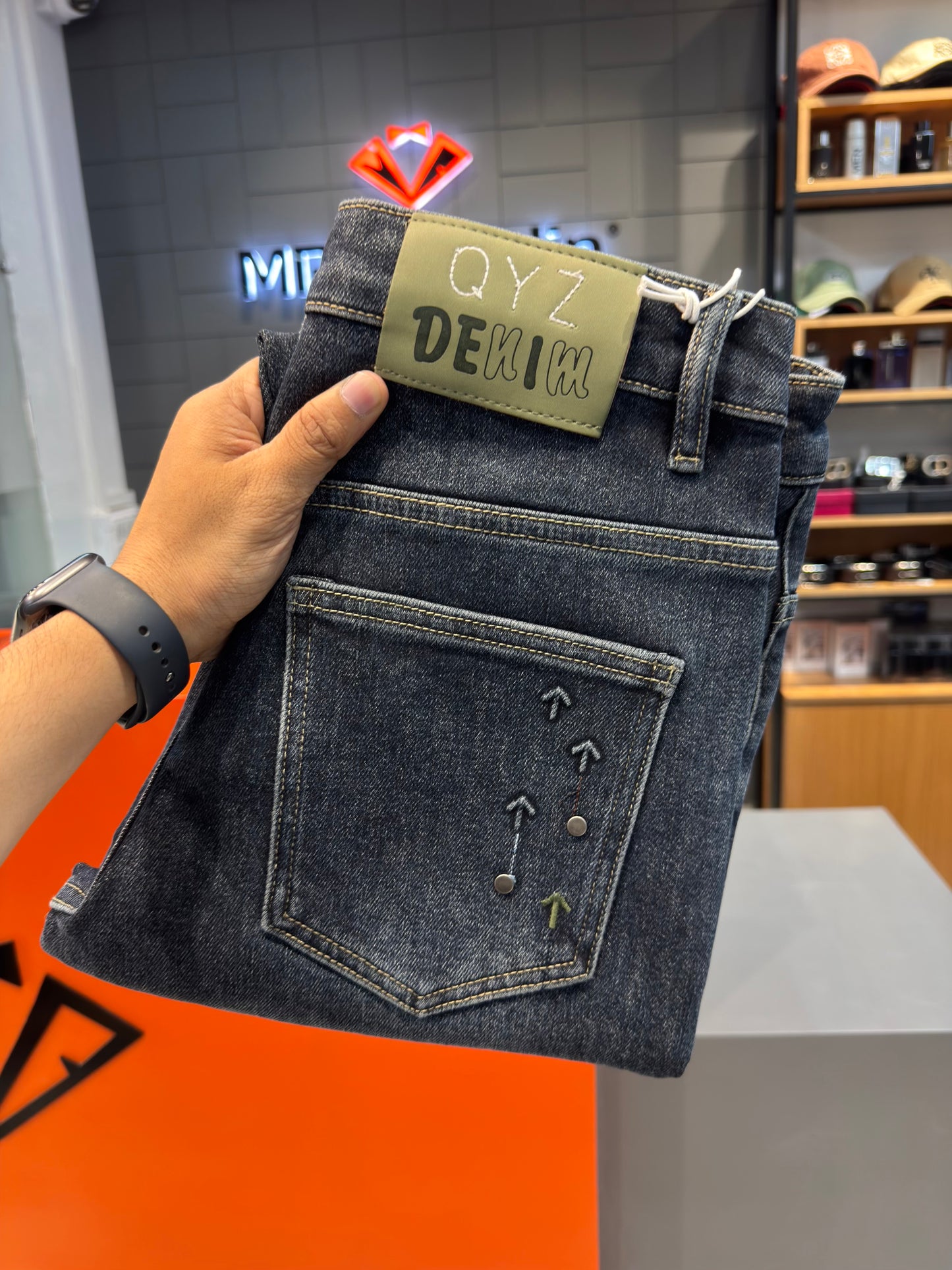 M.JEANS
