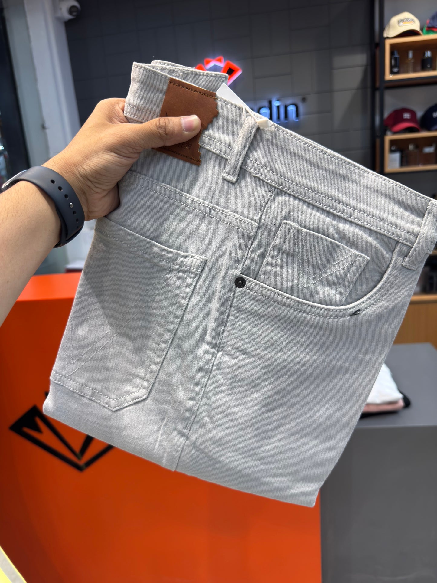 M.JEANS