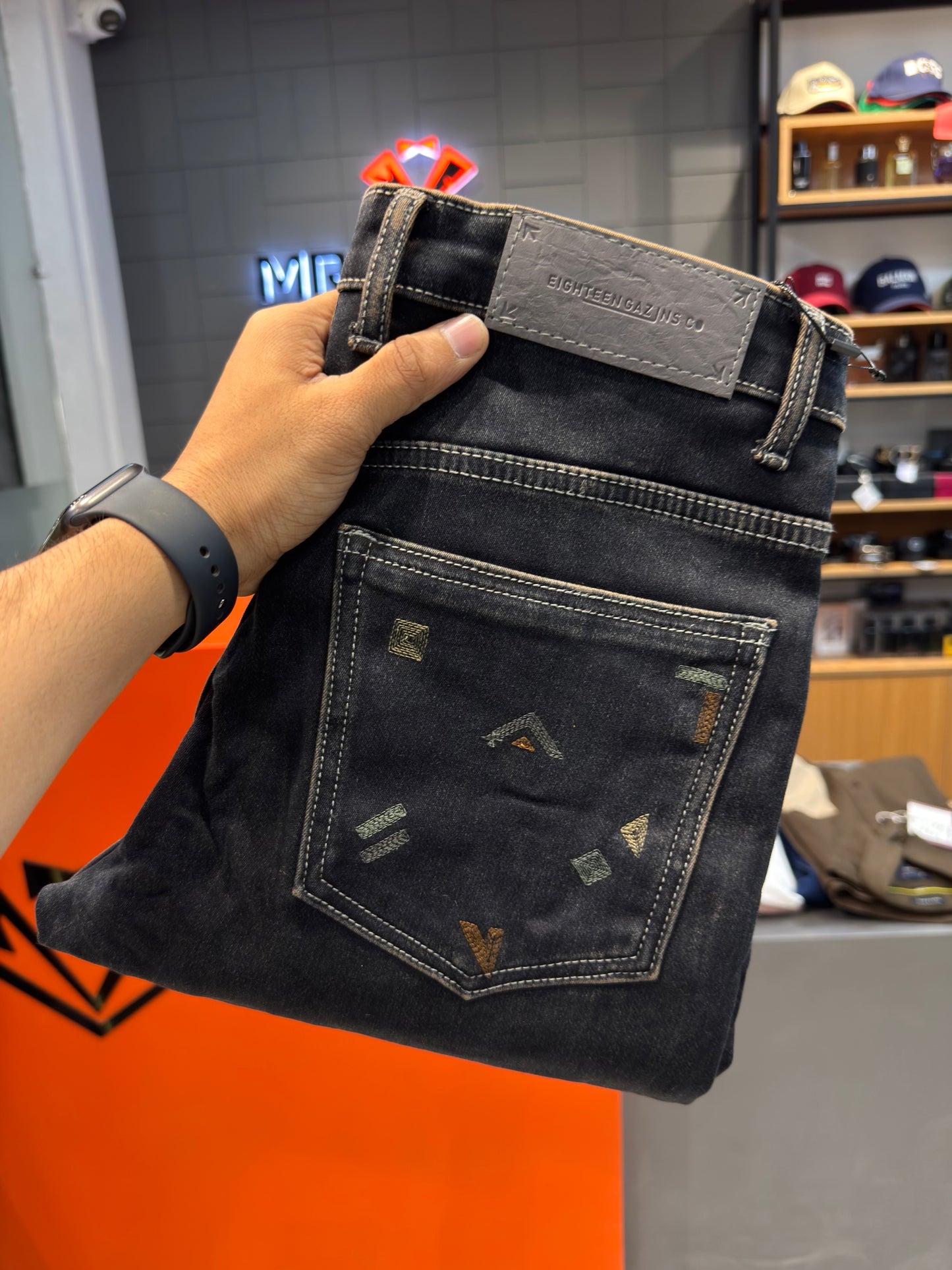 M.JEANS