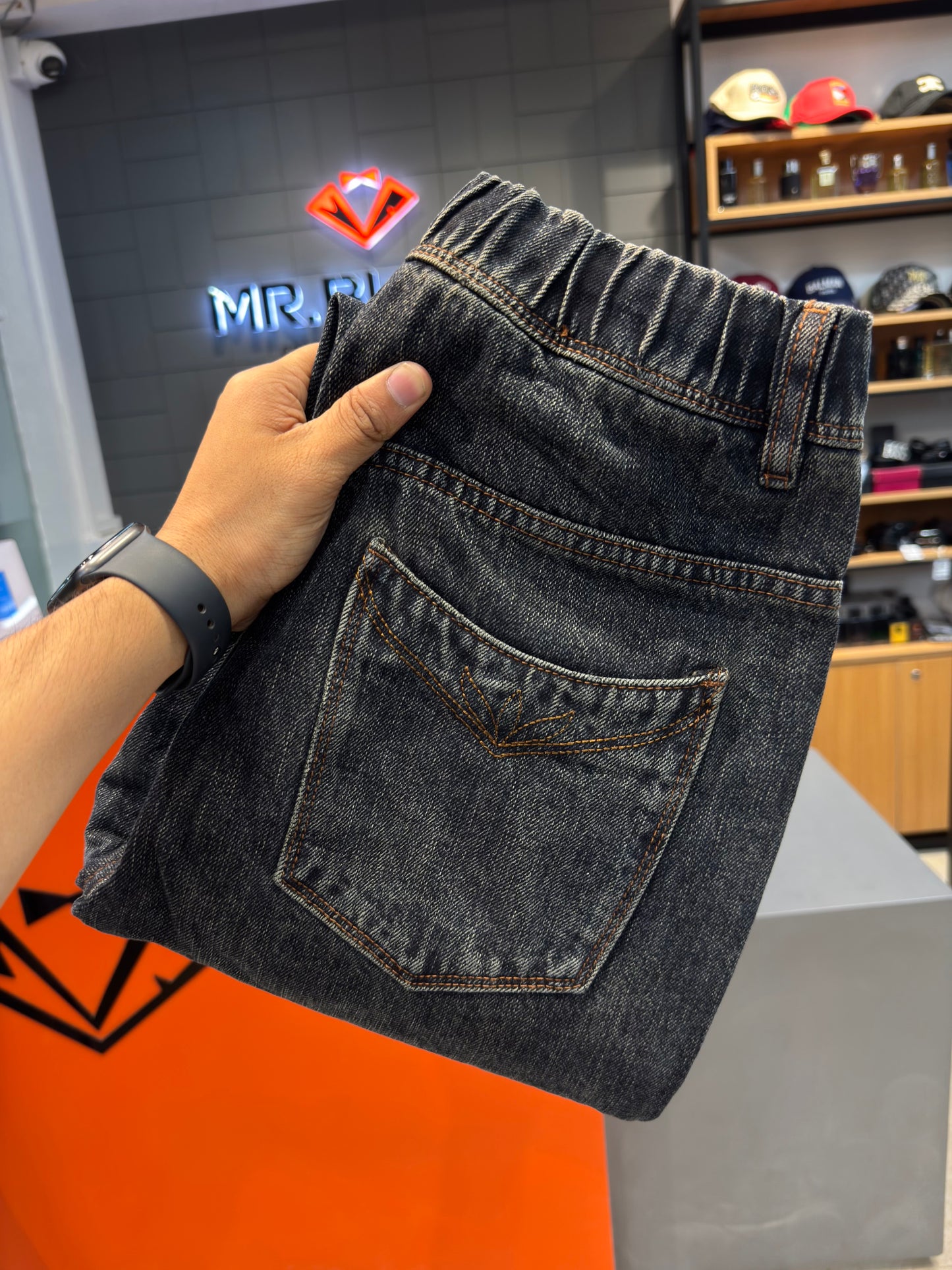 M.JEANS