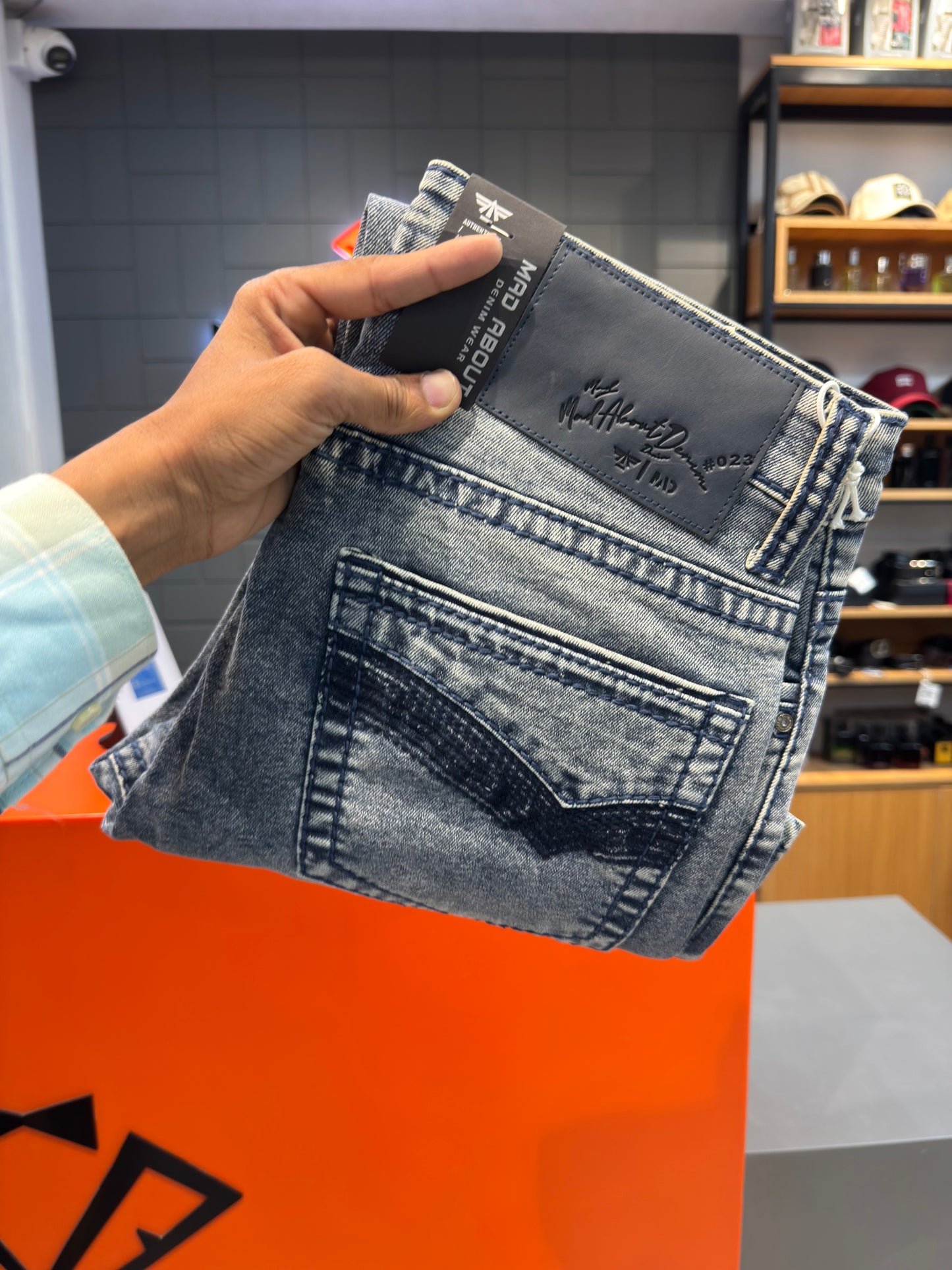 M.JEANS