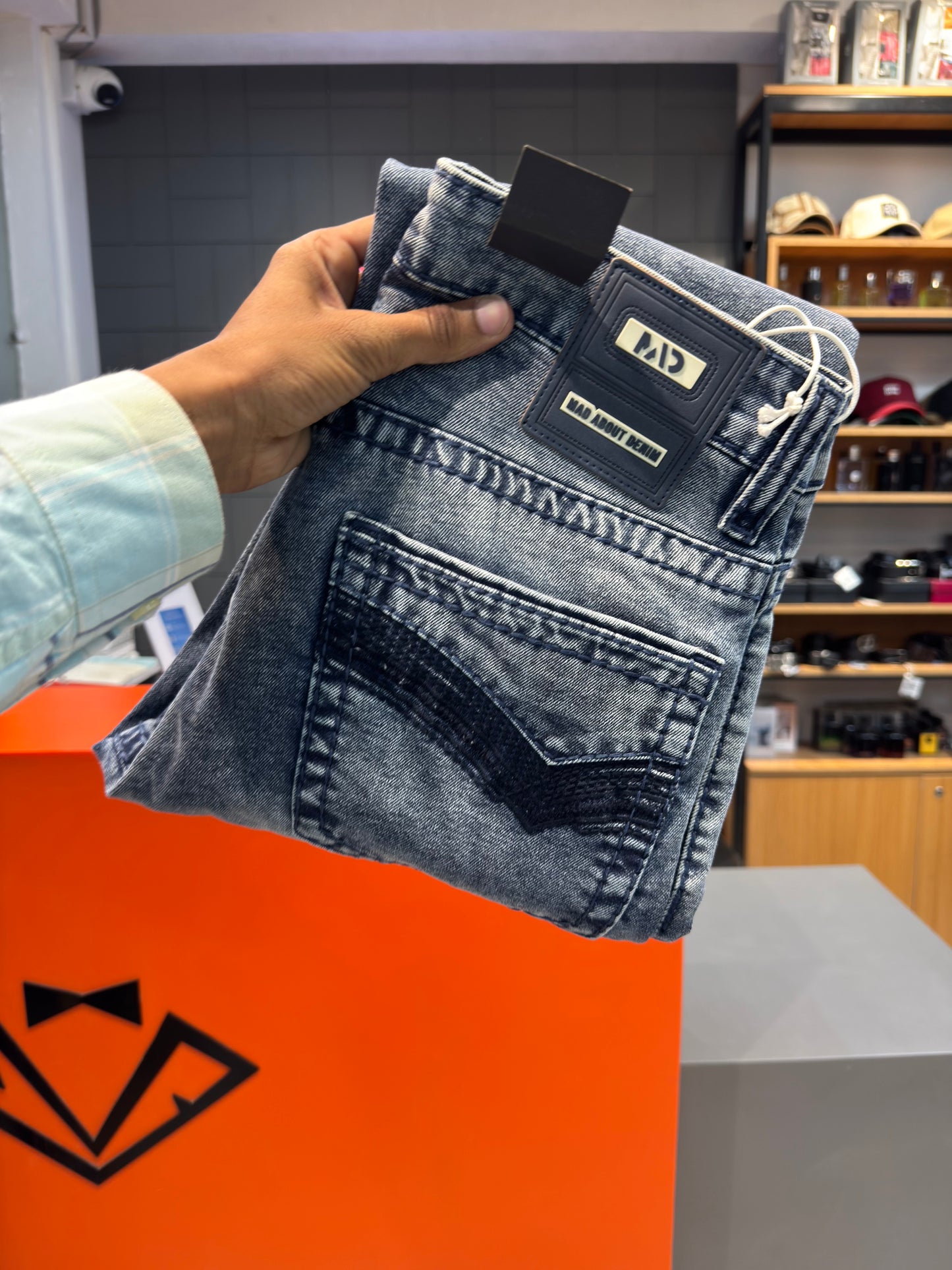 M.JEANS