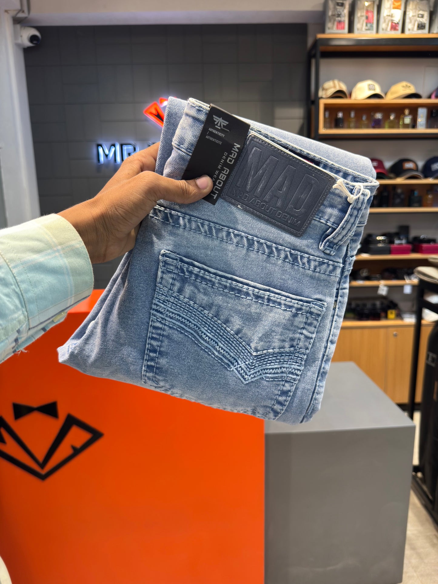 M.JEANS