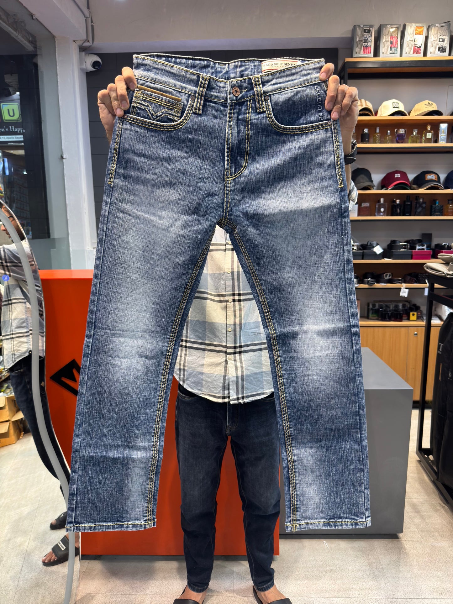 M.JEANS