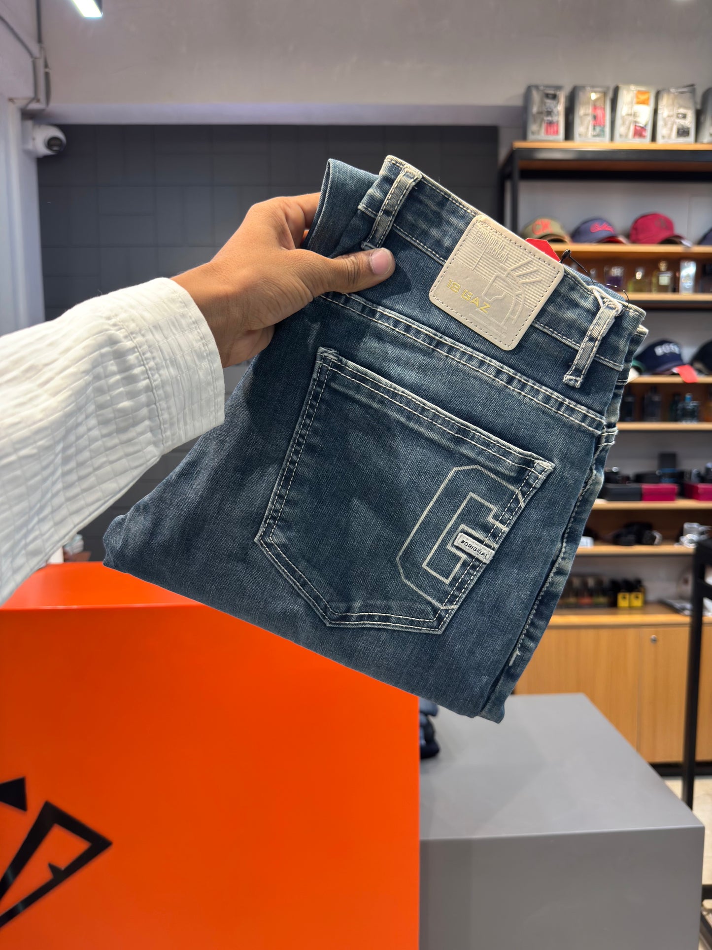 M.JEANS