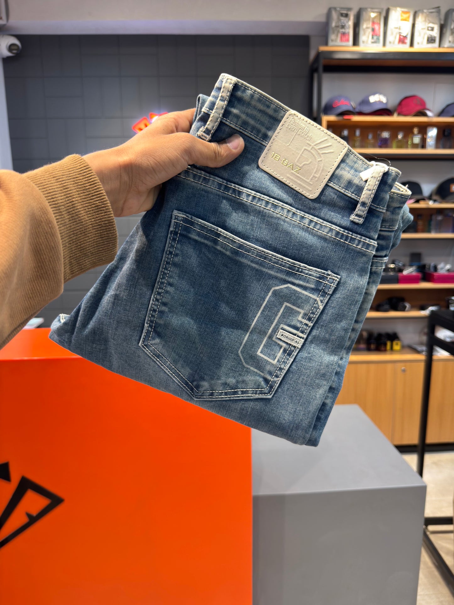 M.JEANS
