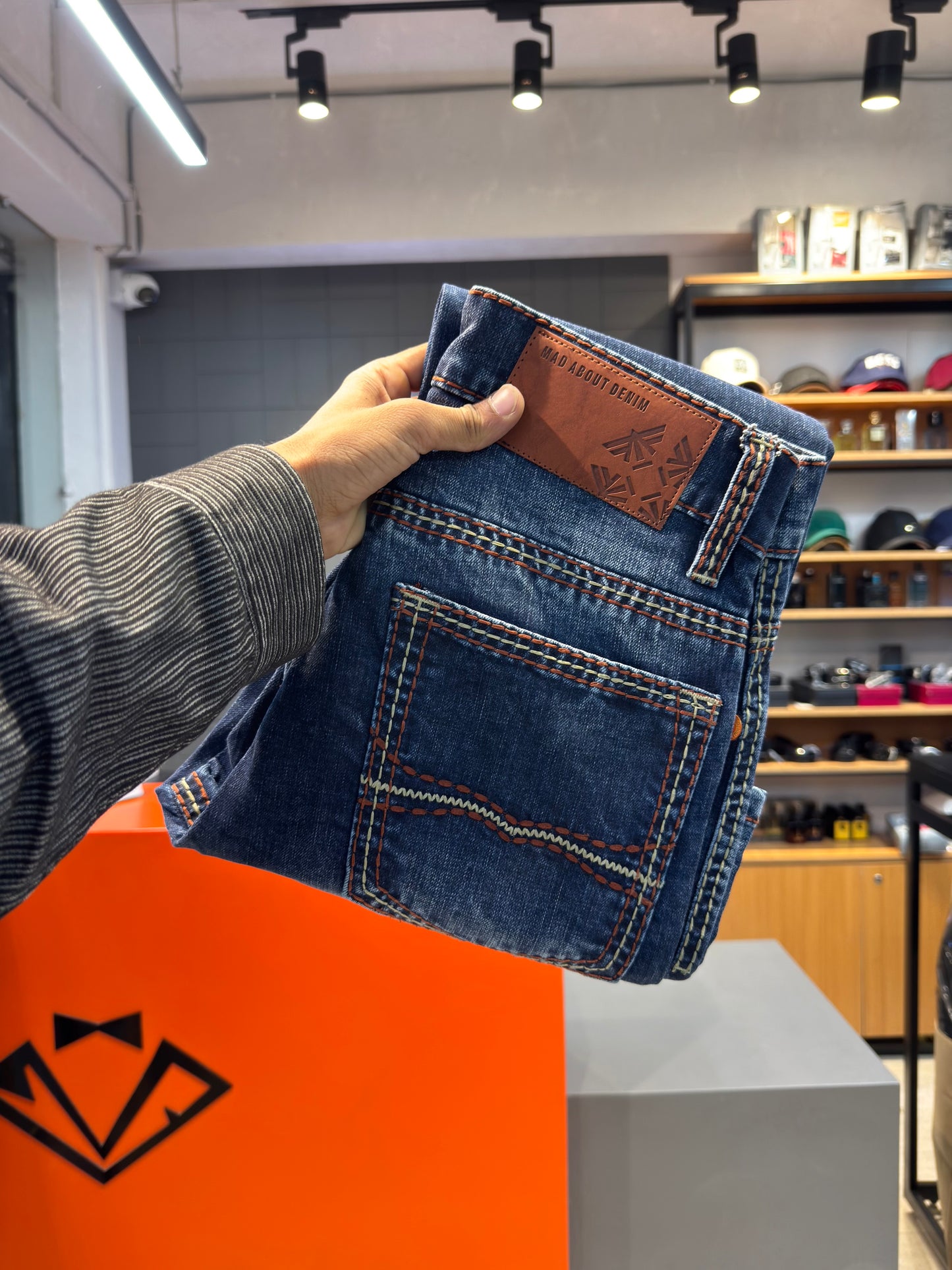 M.JEANS