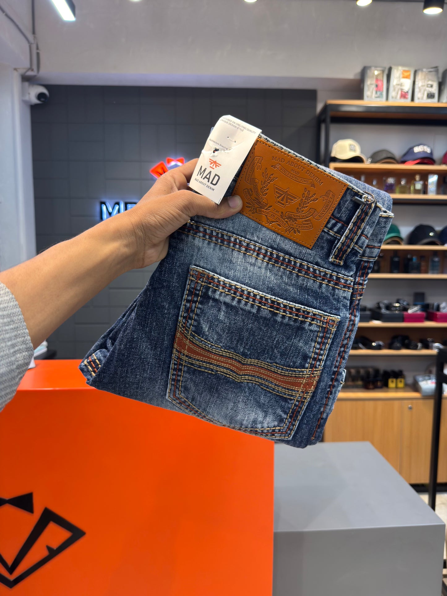 M.JEANS