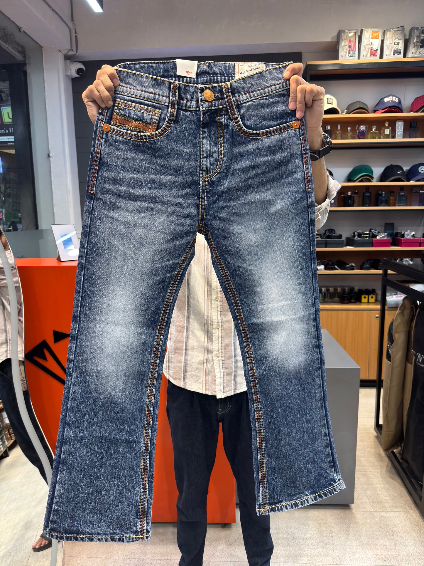 M.JEANS