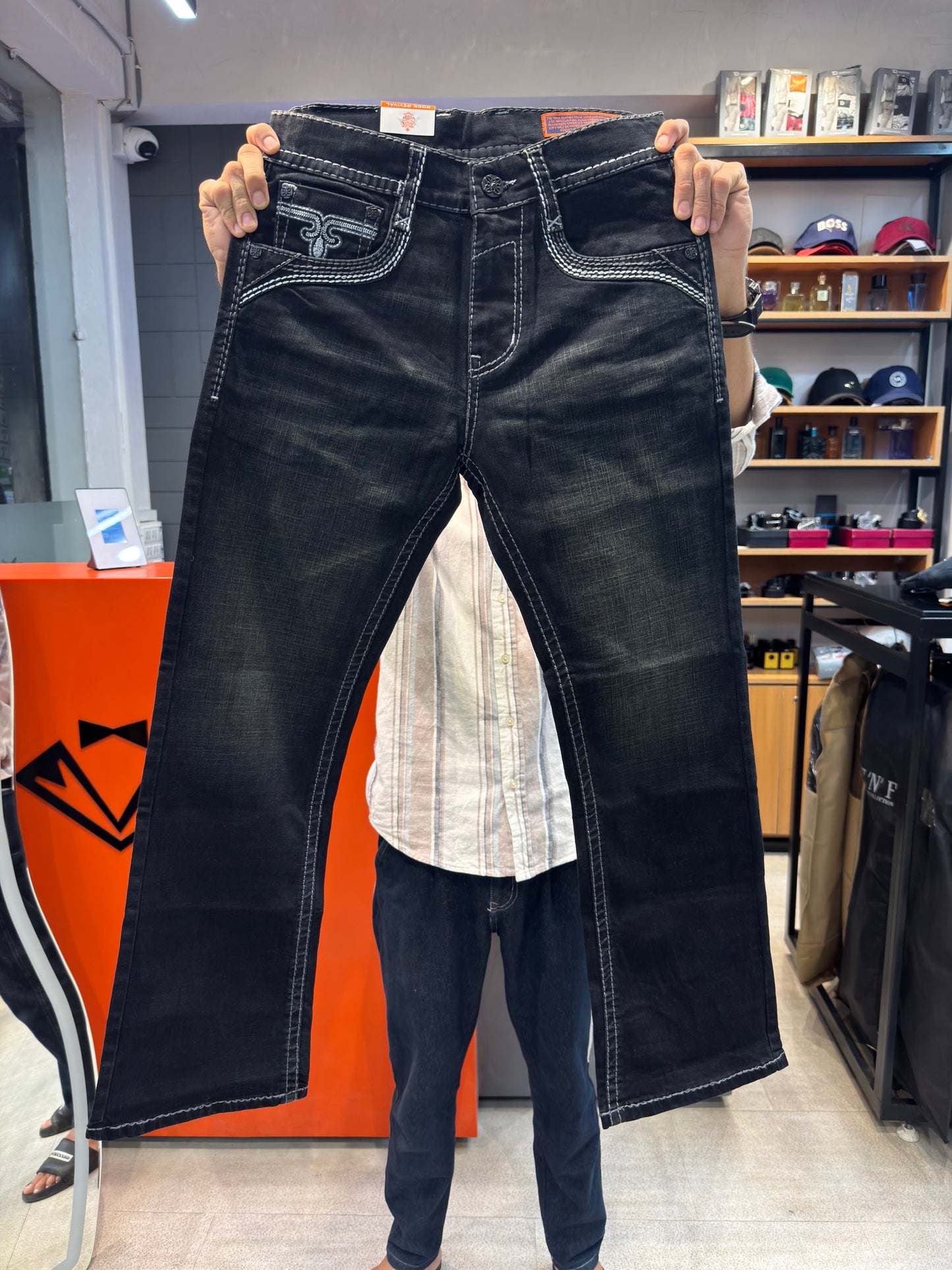 M.JEANS