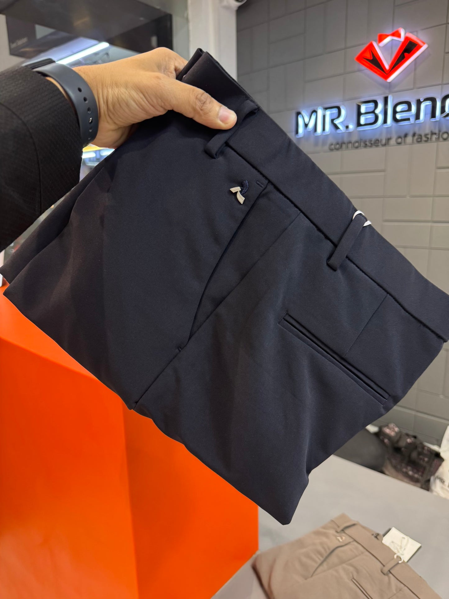 M.TROUSER